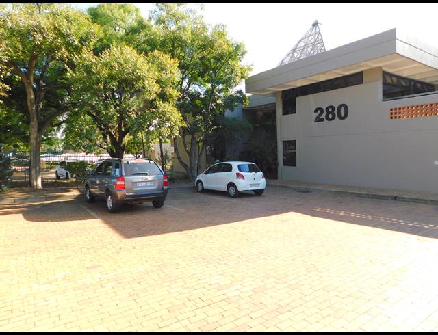 275M² OFFICE TO LET IN FERNDALE